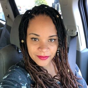 Meet your Posher, April